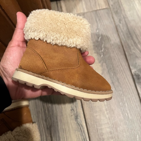 Zara Brown Kids Boots with Plush Collar Warm size 21 equivalent to Baby 5 US - Picture 3 of 5